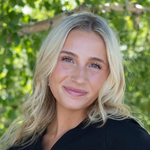 ashley vassel headshot